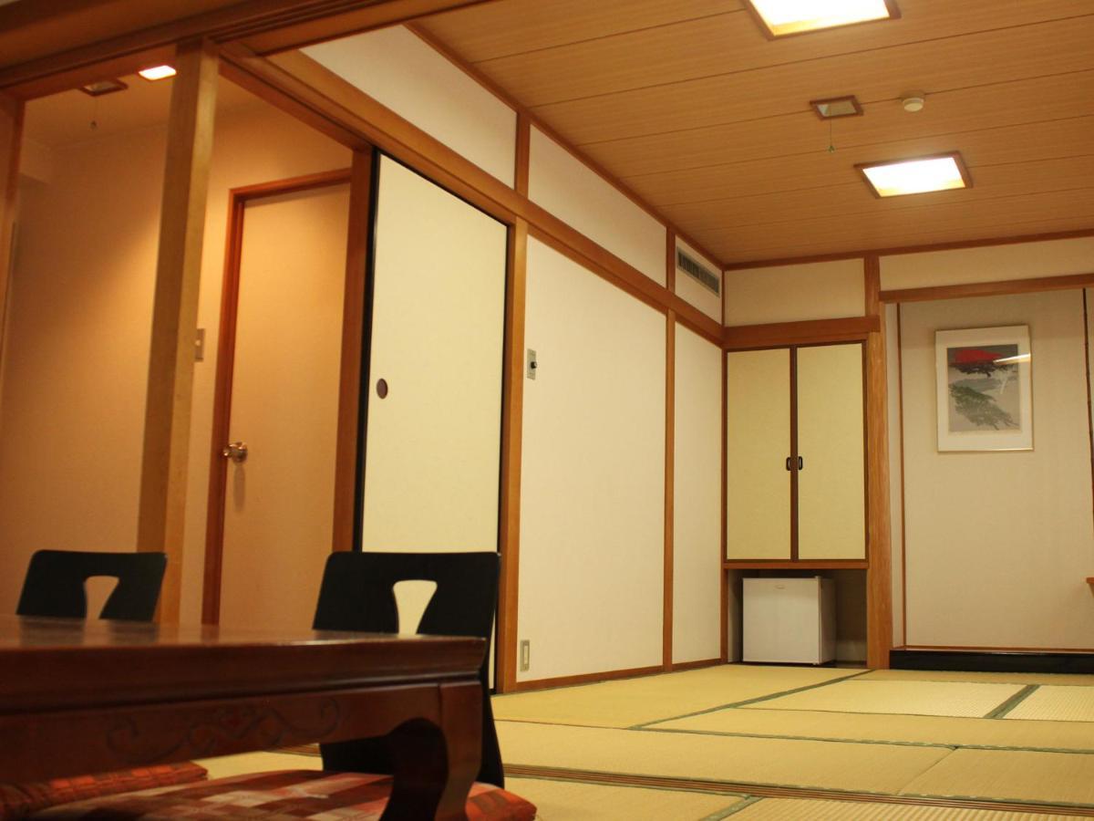 Hotel Livemax Budget Iyo Mishima Shikokuchuo Buitenkant foto