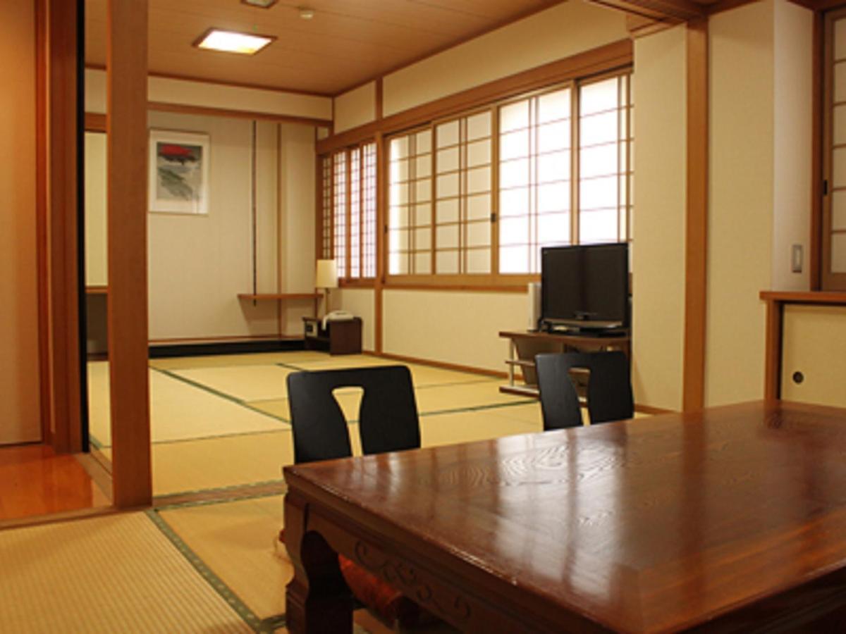 Hotel Livemax Budget Iyo Mishima Shikokuchuo Buitenkant foto