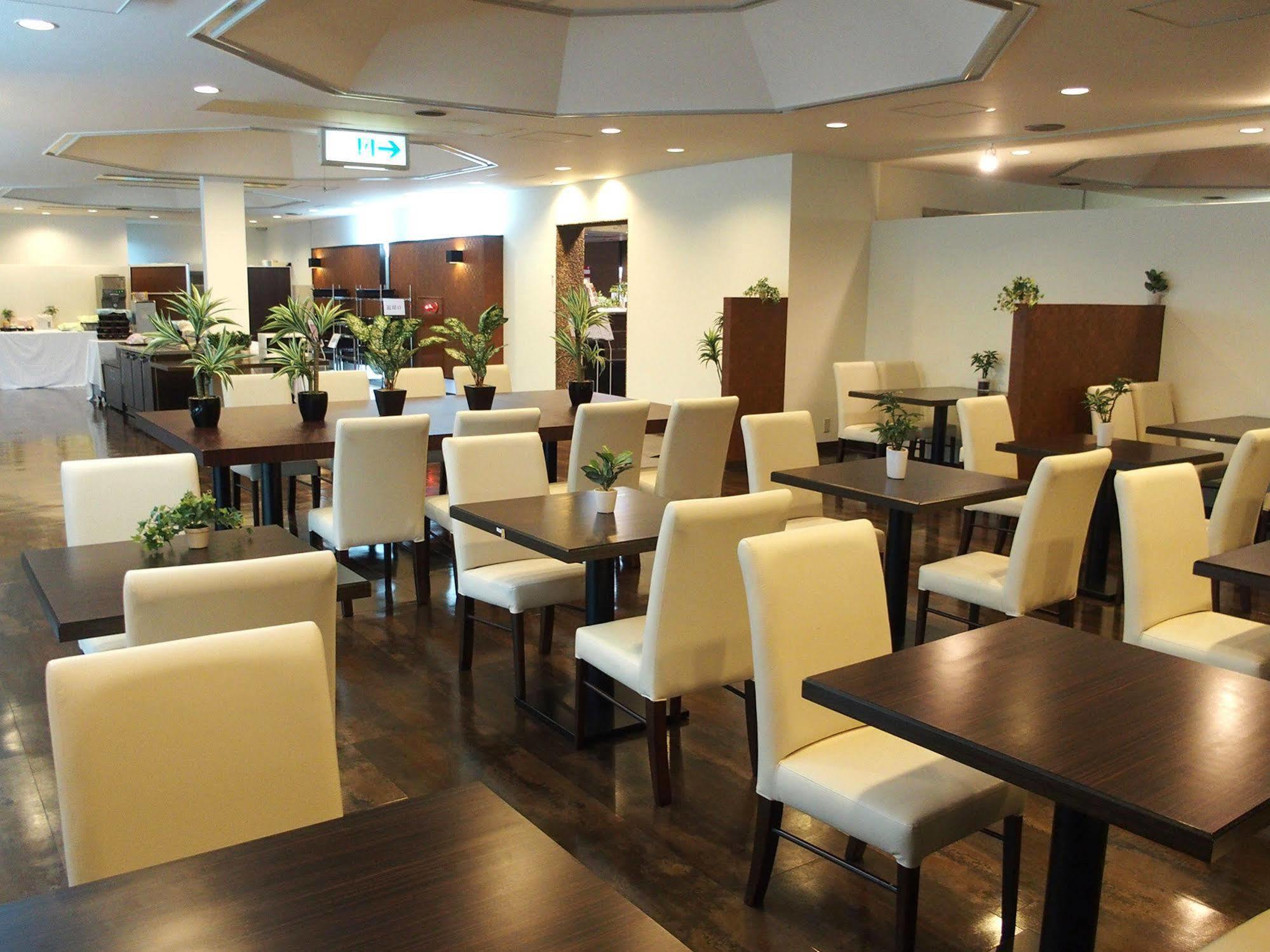 Hotel Livemax Budget Iyo Mishima Shikokuchuo Buitenkant foto