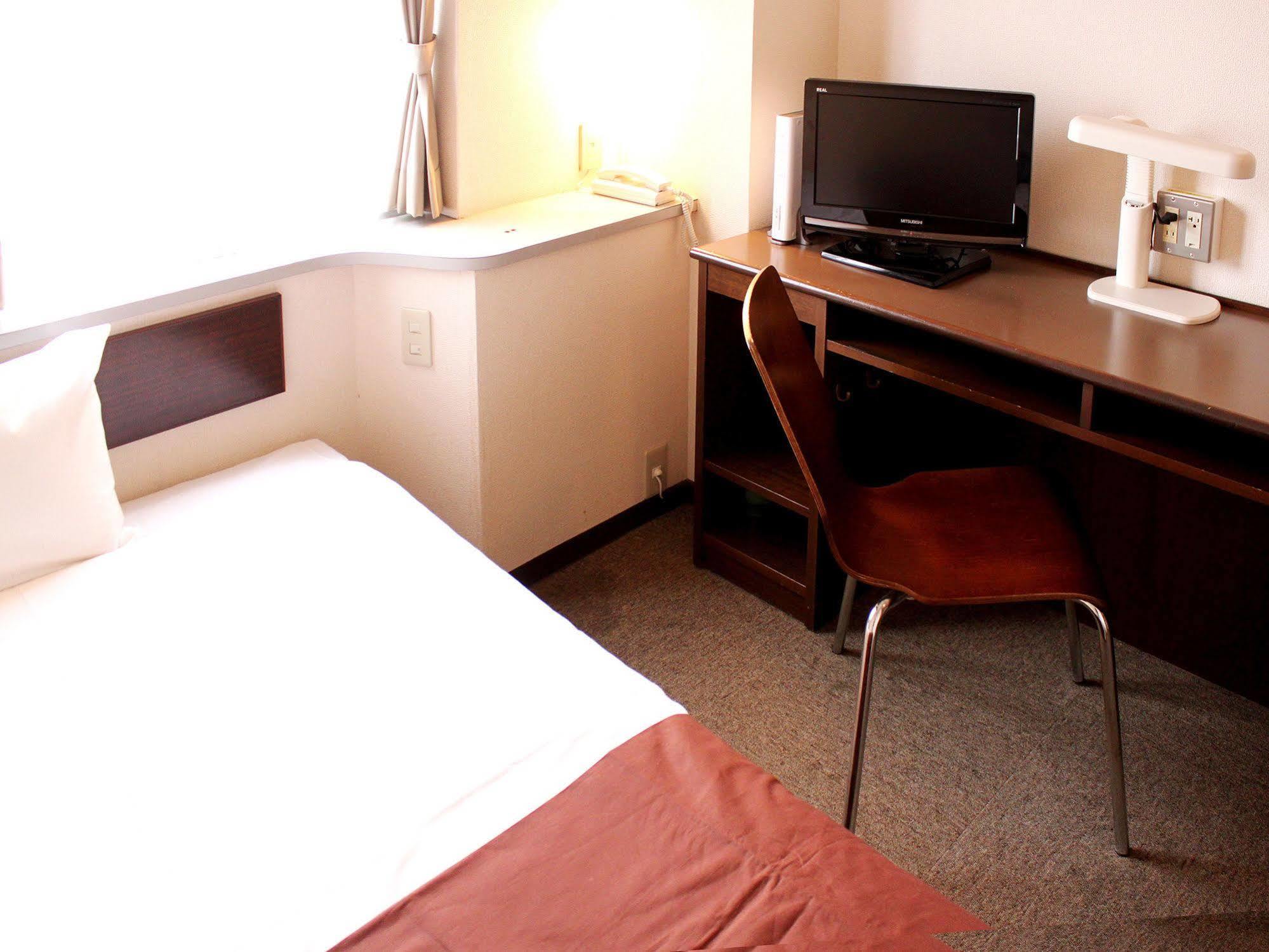 Hotel Livemax Budget Iyo Mishima Shikokuchuo Buitenkant foto