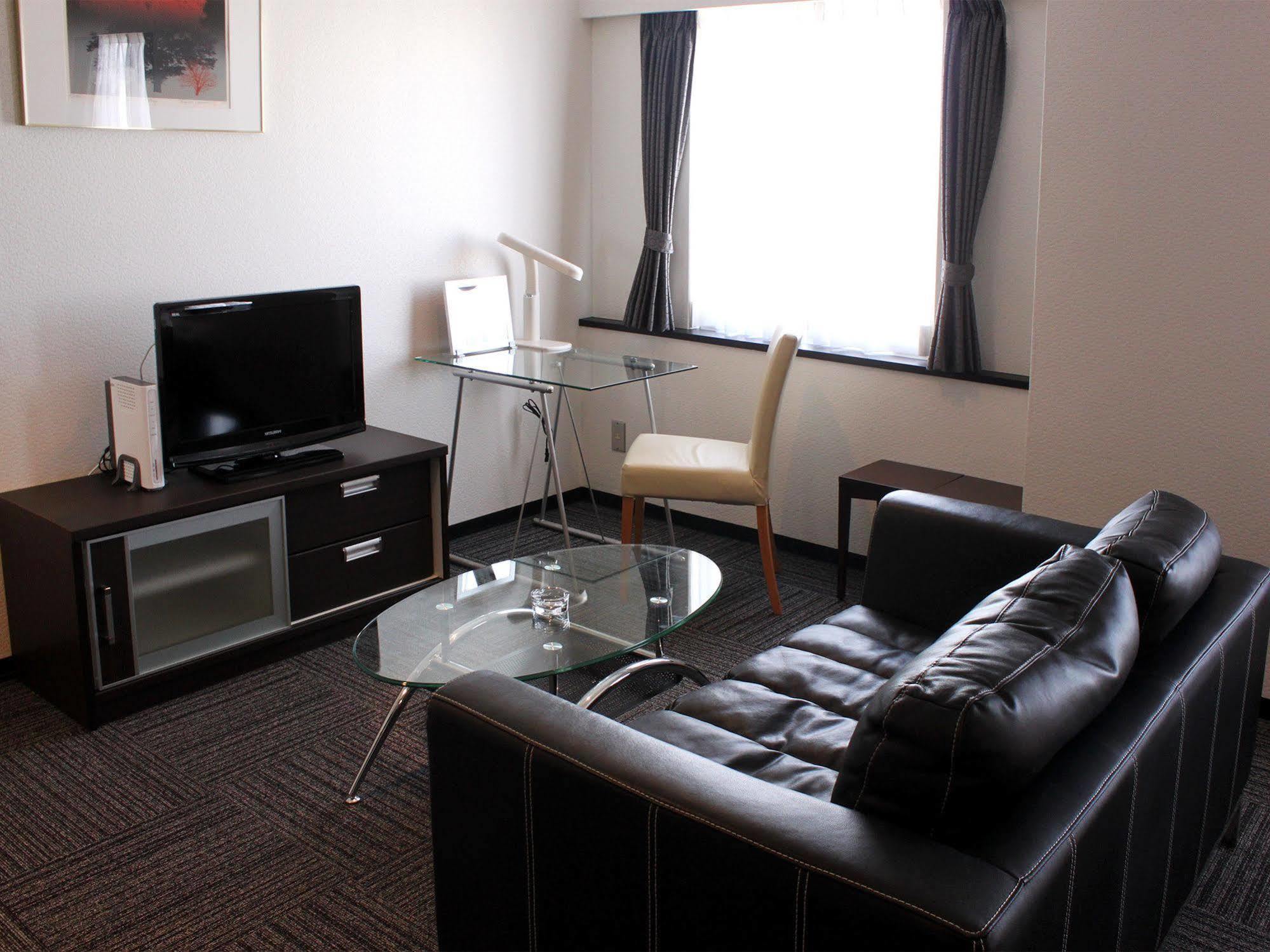 Hotel Livemax Budget Iyo Mishima Shikokuchuo Buitenkant foto