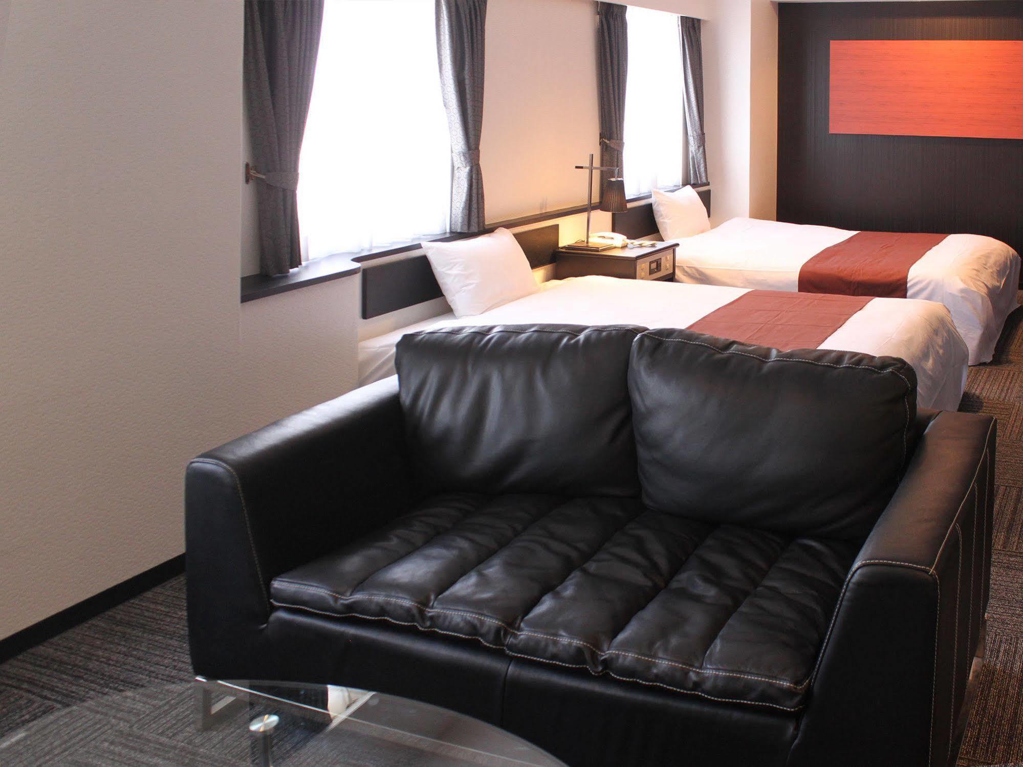 Hotel Livemax Budget Iyo Mishima Shikokuchuo Buitenkant foto