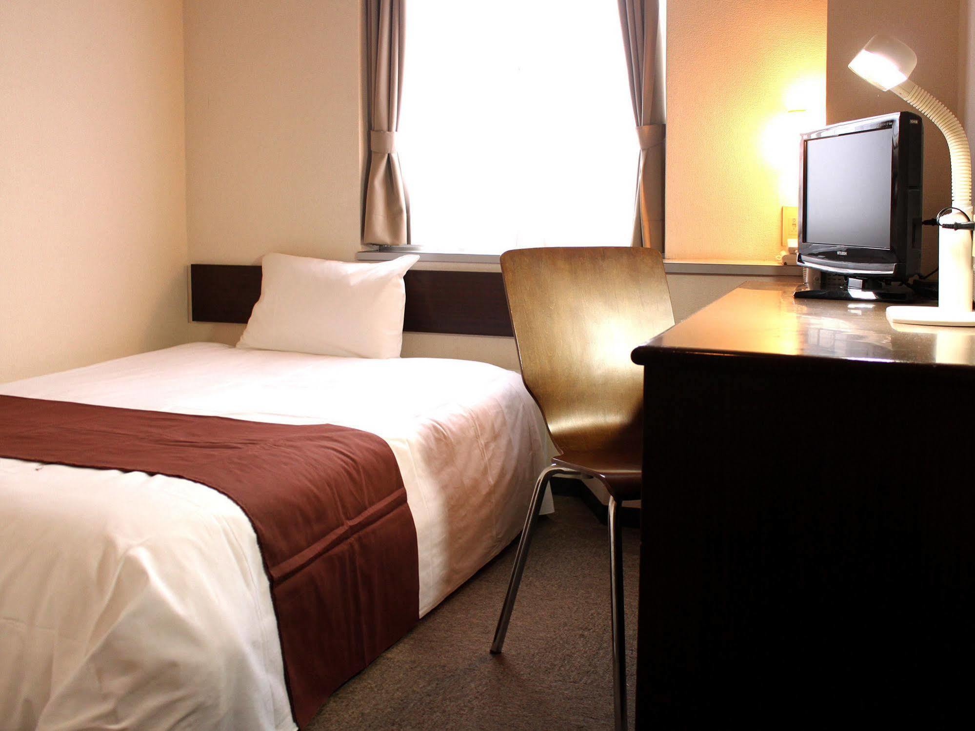 Hotel Livemax Budget Iyo Mishima Shikokuchuo Buitenkant foto