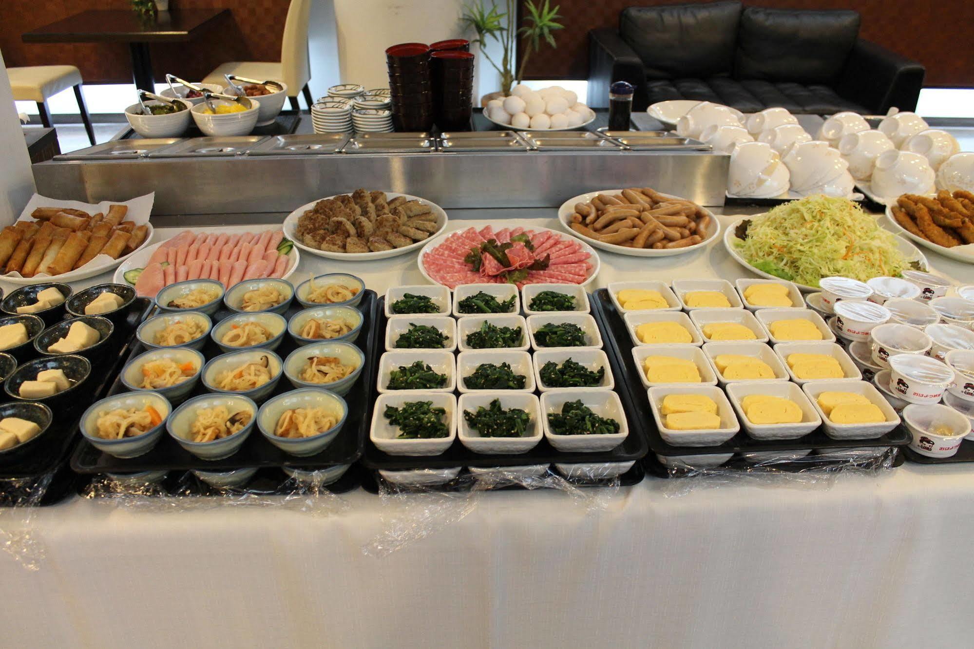 Hotel Livemax Budget Iyo Mishima Shikokuchuo Buitenkant foto