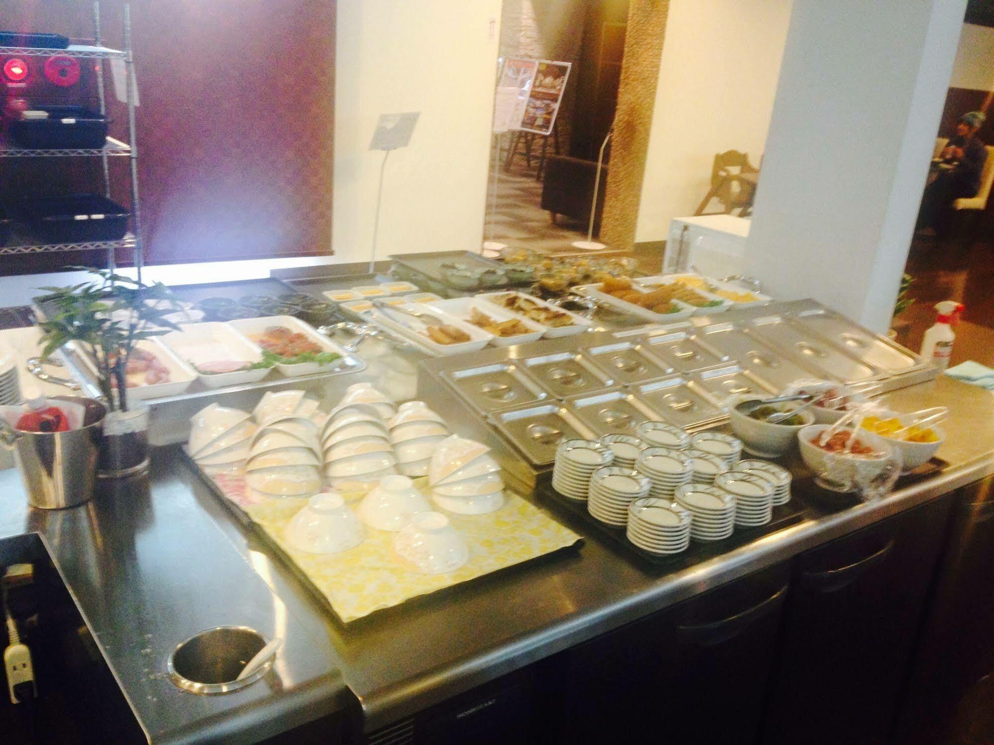 Hotel Livemax Budget Iyo Mishima Shikokuchuo Buitenkant foto